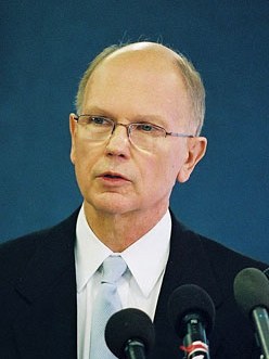James Moeser, 2004