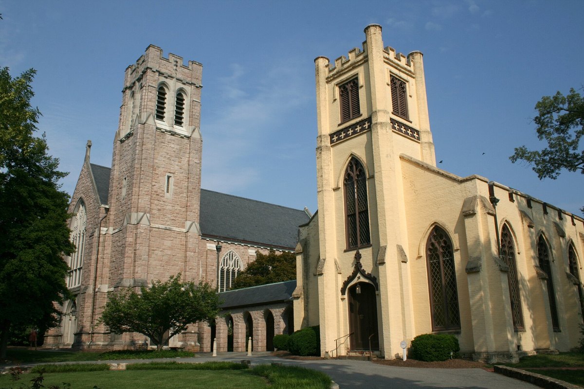 Original Chapel of the Cross (right) and later church (left), Chapel Hill, July 11, 2008
